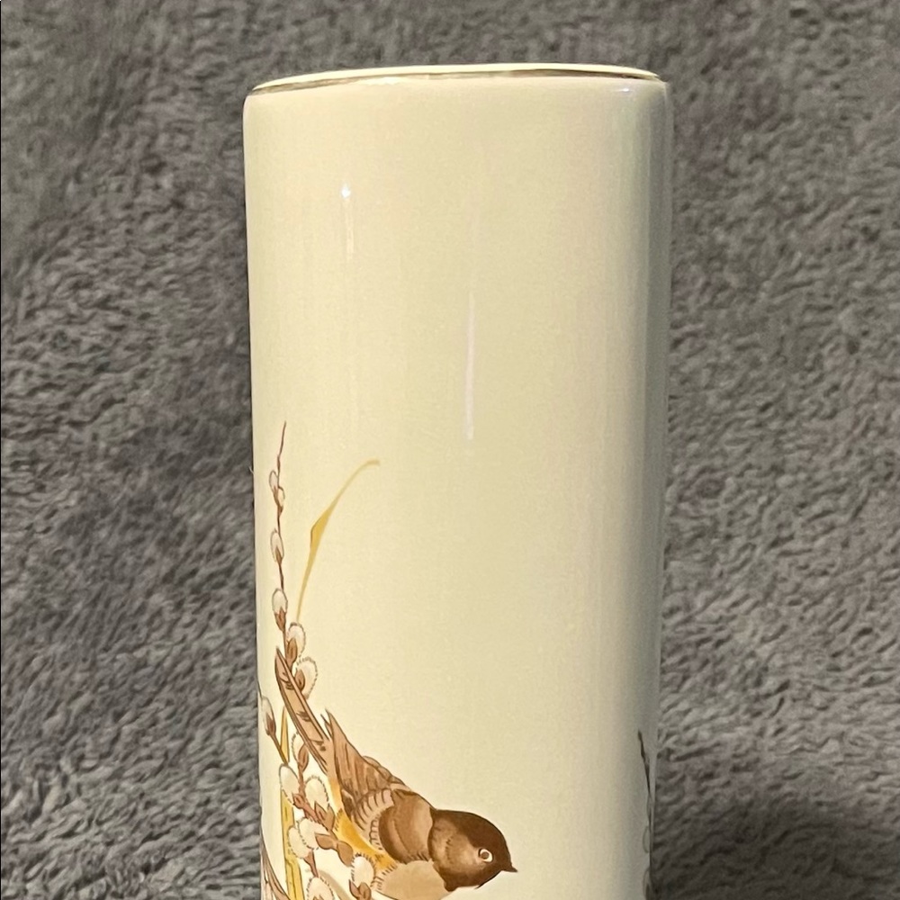 Vintage Otagiri Chickadee Oval Bud Vase With Gold Rim.